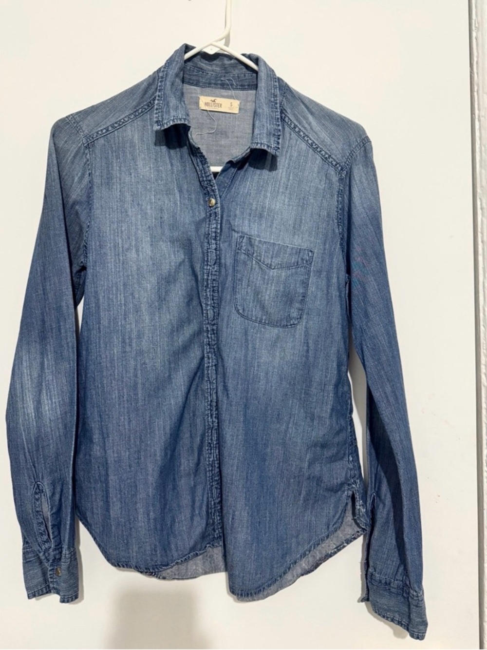 Hollister Light Blue denim Chambray Shirt - Picture 1 of 3